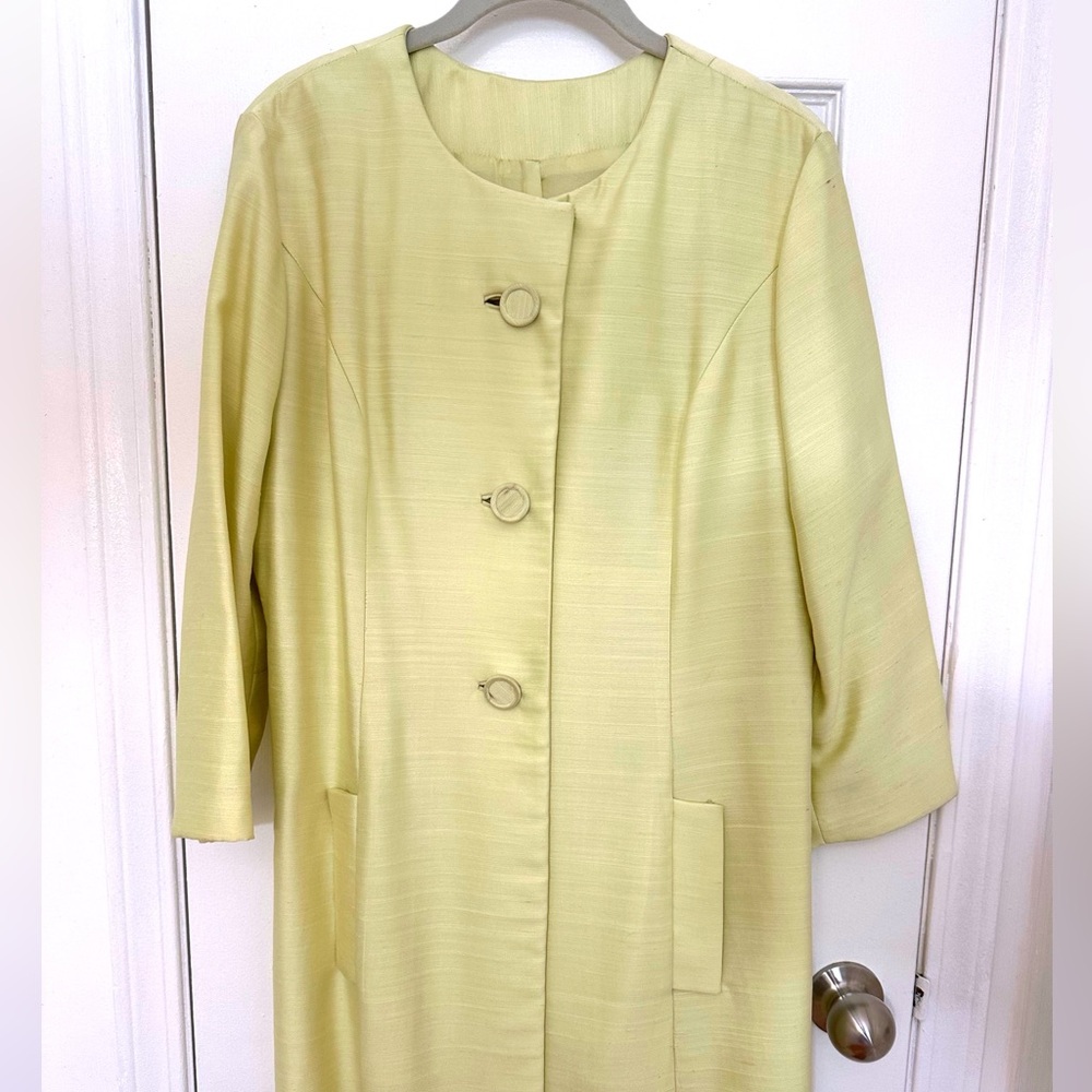 Vintage 60s Evening Coat in Excellent Condition - Picture 2 of 6